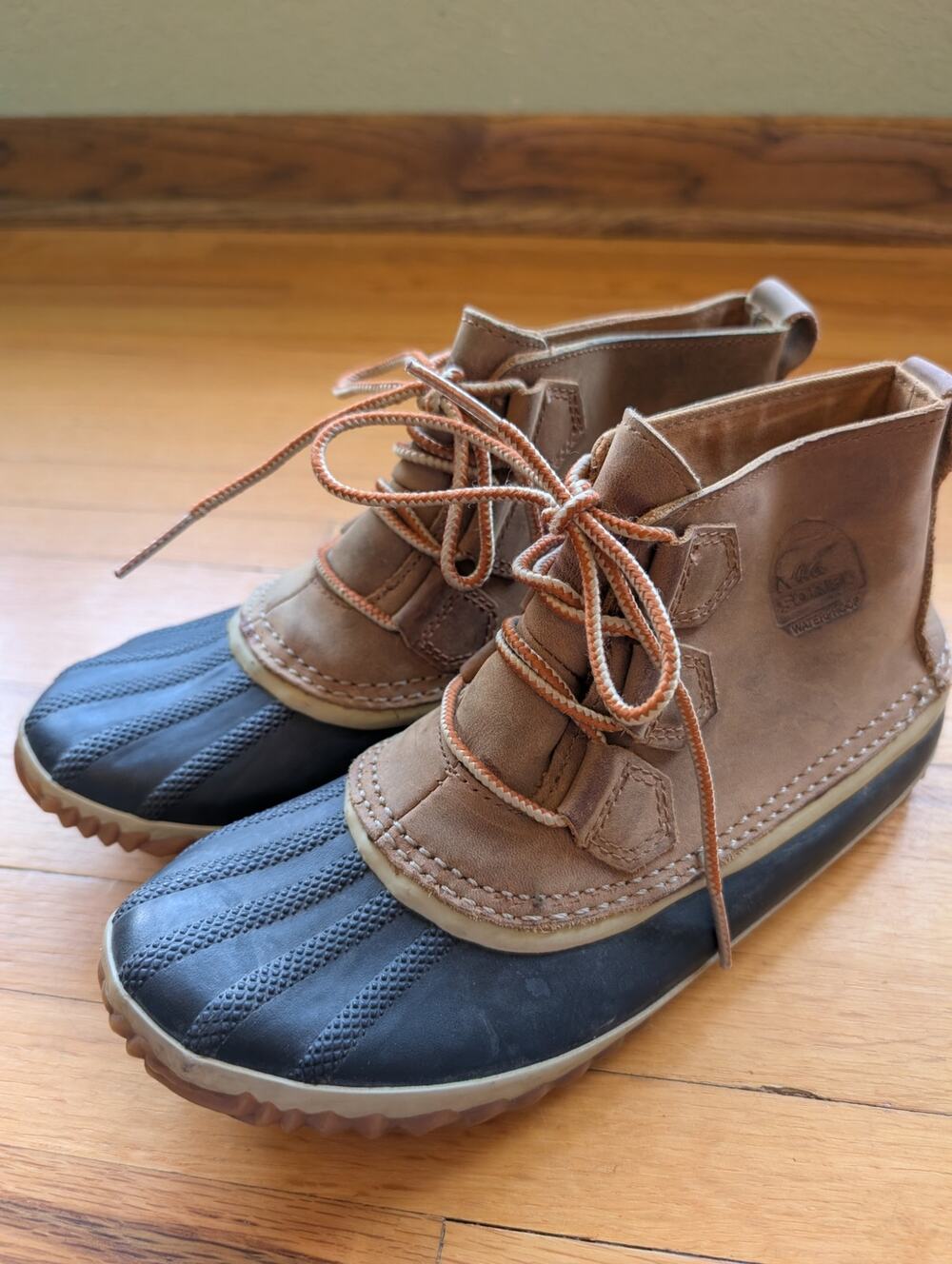 Sorel Women's Out N About Women's Size US 7 Leather Waterproof Duck Boots Brown
